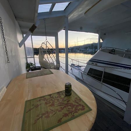 On The Water Boat House Apartment Whangarei Exterior photo